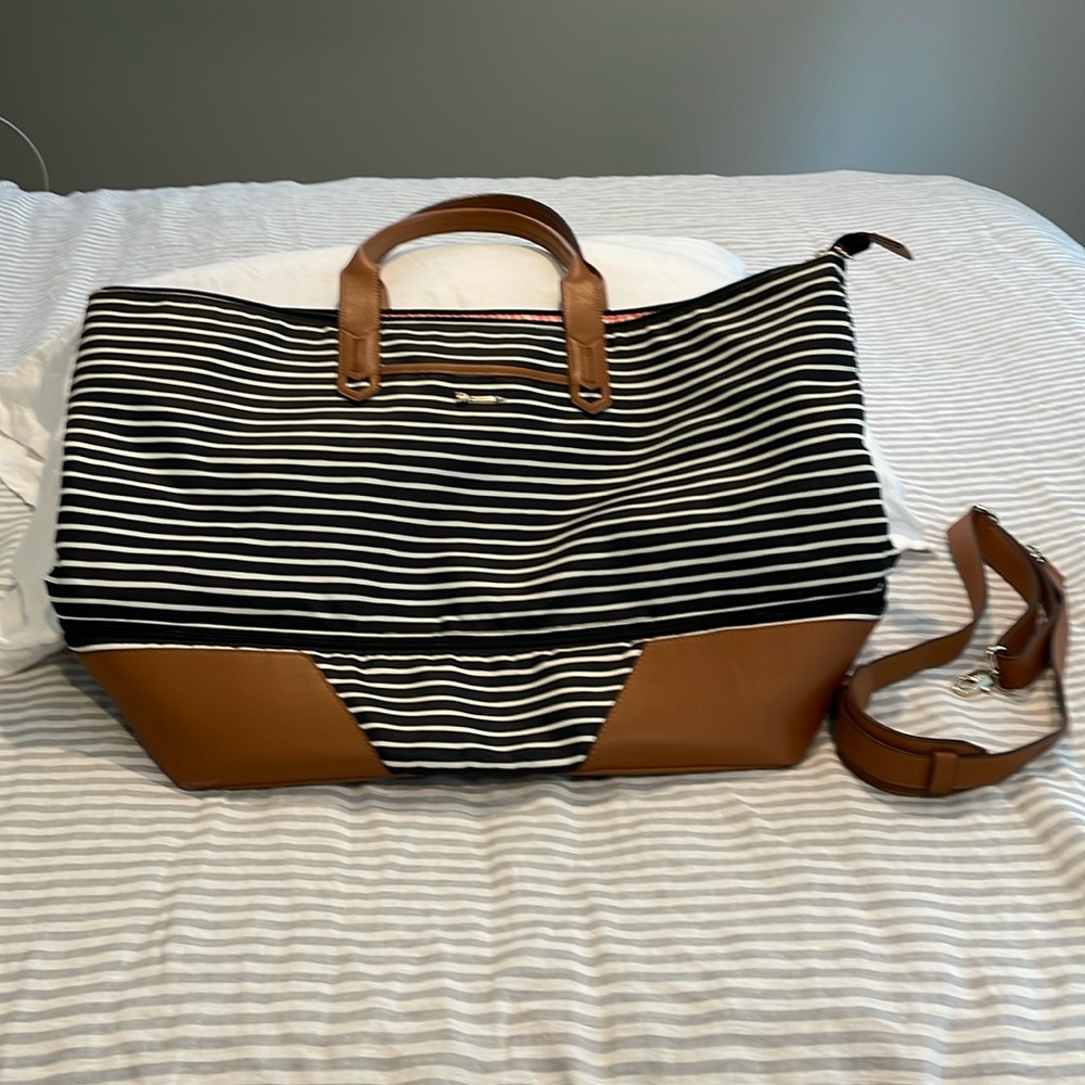 Stella and Dot Adjustable Travel Tote